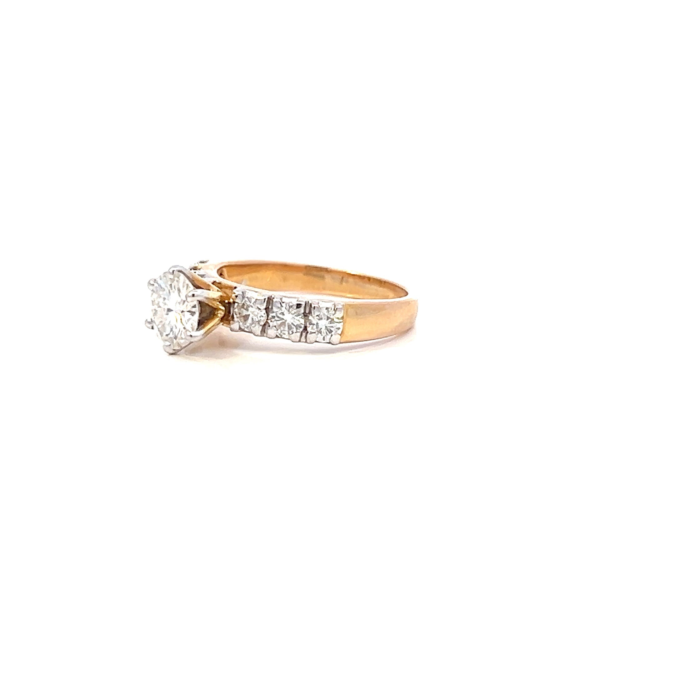 Enticing Graceful Is 1.60ct Round Shape Ring In 14K Gold With Lab Grown Moissanite