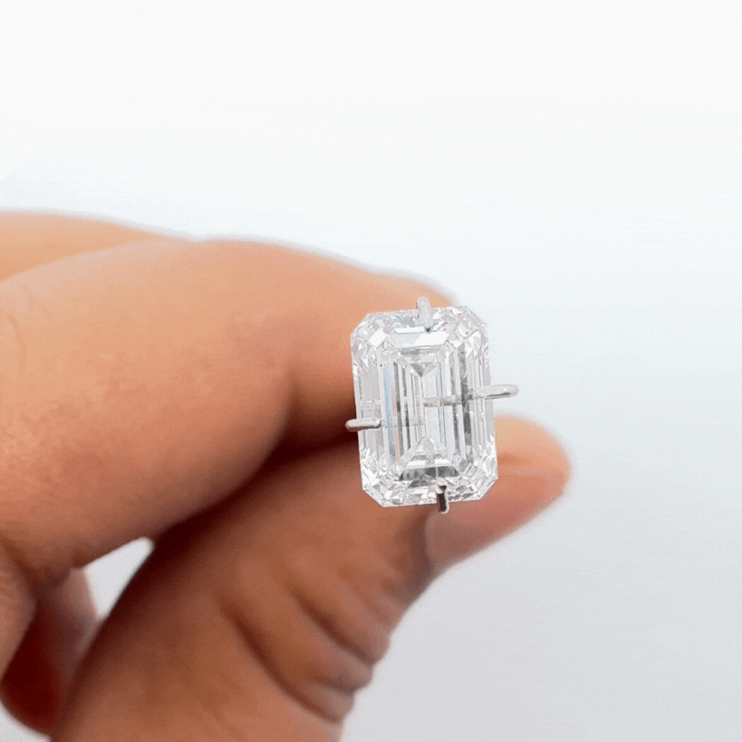 1.95ct - 2.00ct Emerald Cut Lab Grown Diamond IGI Certified - E Color, VS 1 Clarity