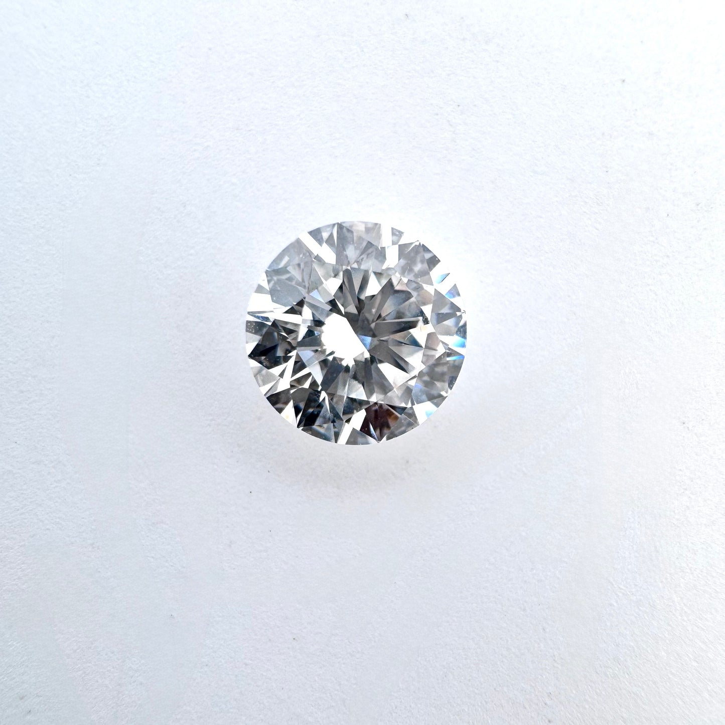 2.20ct - 2.25ct Round Lab Grown Diamond IGI Certified - VS 1 Clarity, E Color
