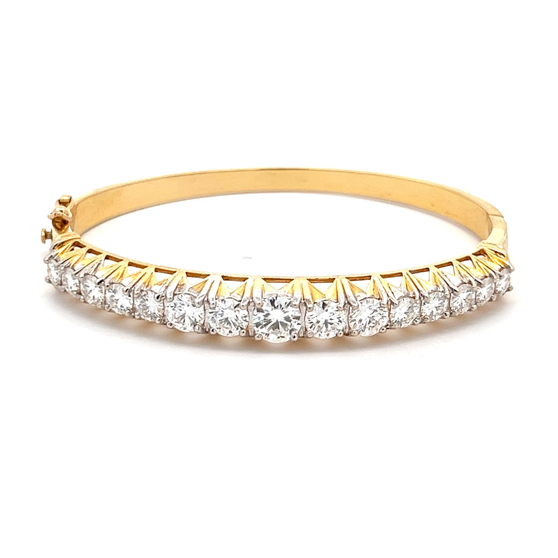Stylish Crown Bracelet 4.94ct In Round Shape Solitaire 14k Gold With Lab Grown Moissanite
