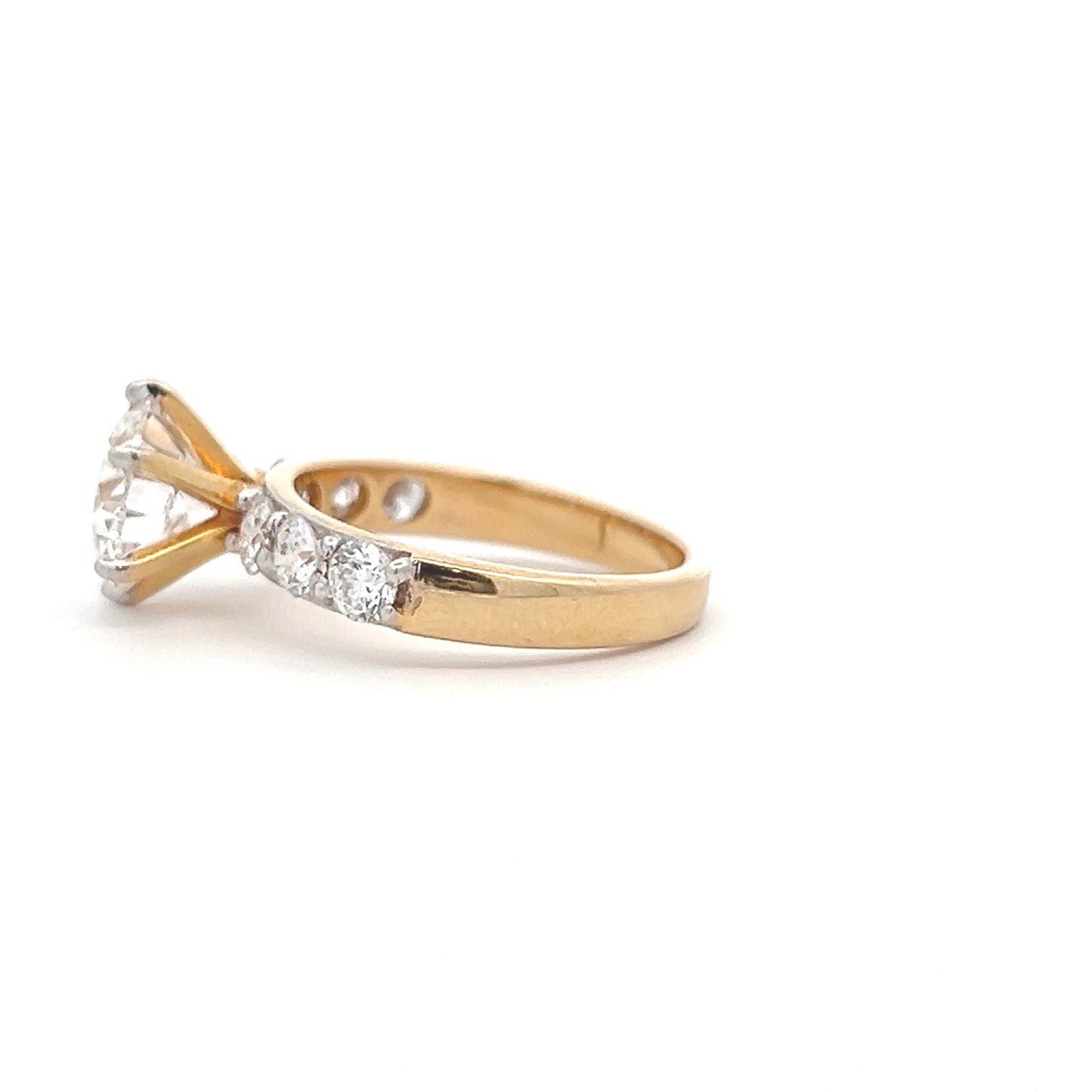 Lab Grown Round Brilliant Diamond Engagement Ring In 14K GOLD