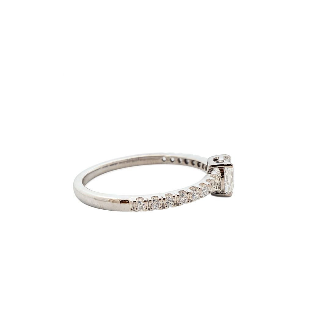 Lab Grown Heart Diamond Band Ring In 14k Gold r53l