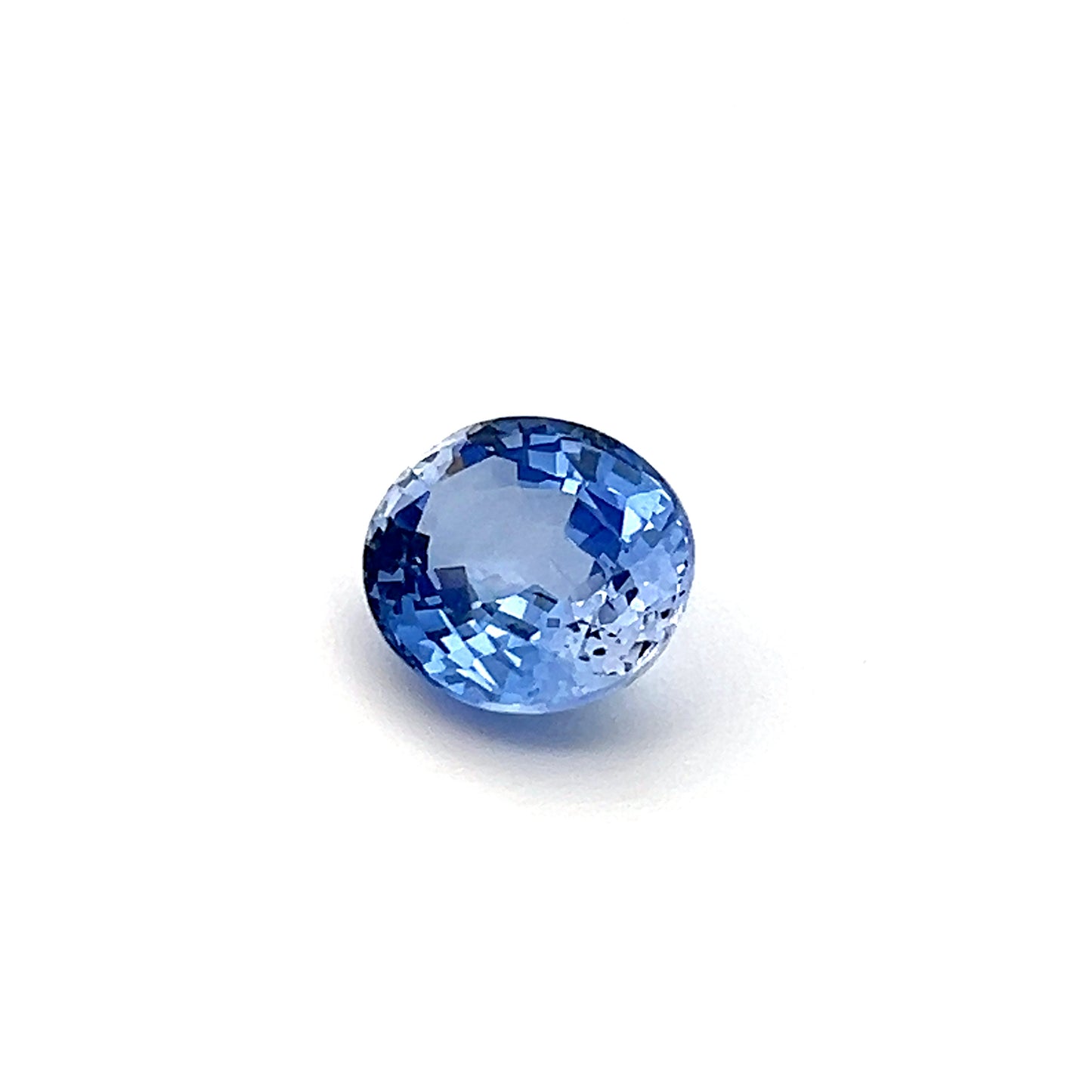 Medium blue oval sapphire 6ct