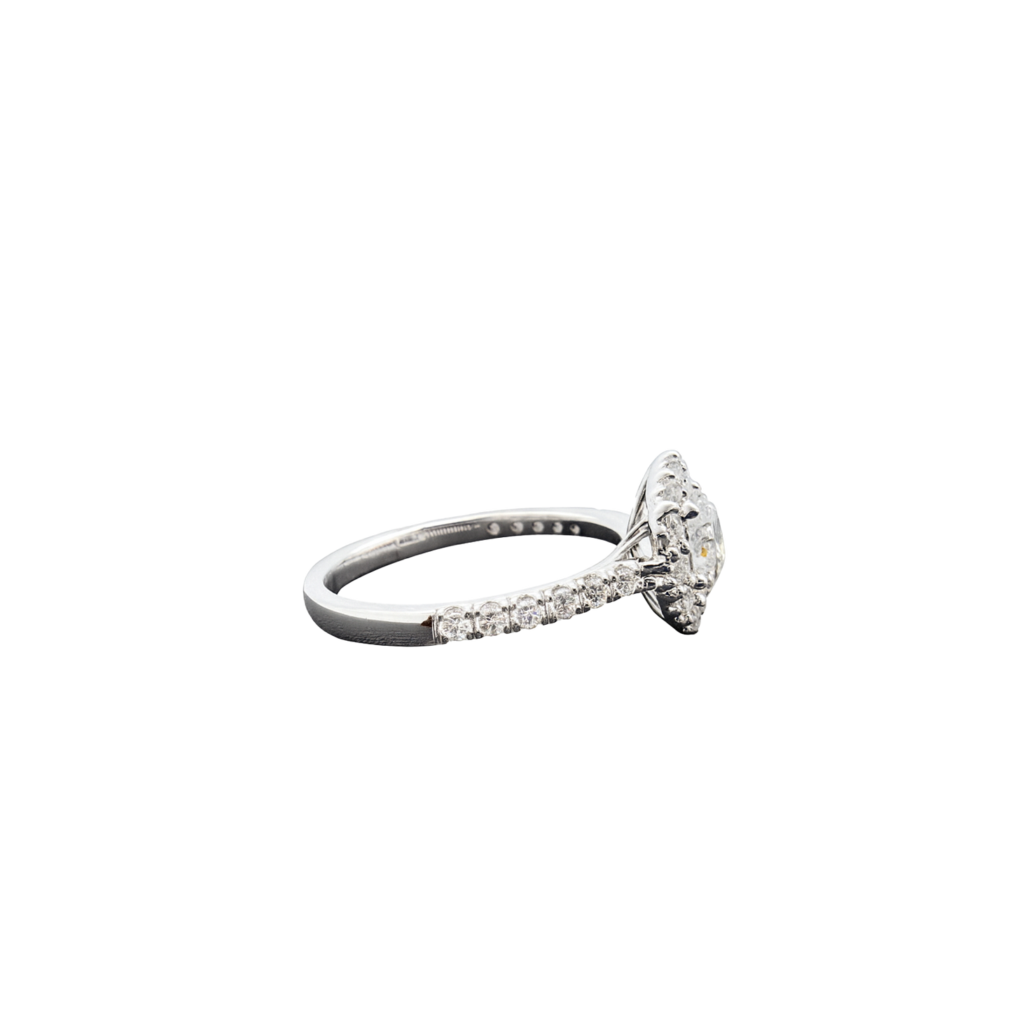 Queen's Cocktail round Lab Grown Diamond Ring 