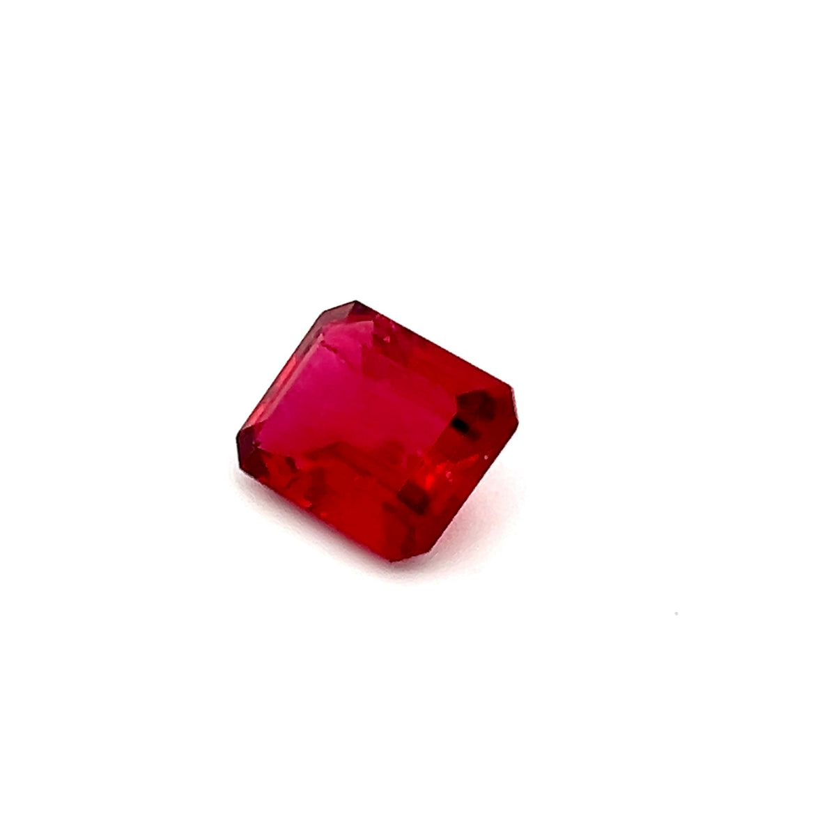 Lab Grown Octagon Red beryl 3.74Ct, octagon red beryl 3.74ct