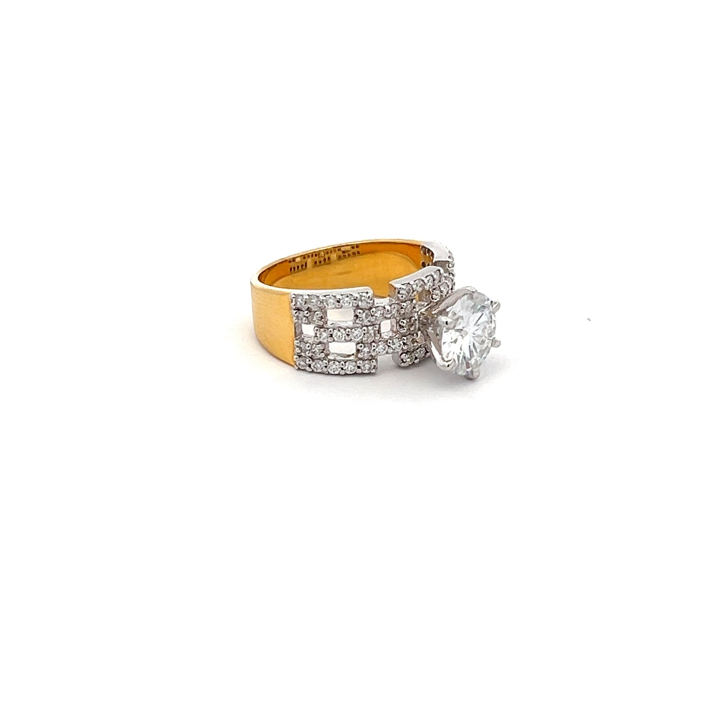 Eternal Gleam 2.45ct Round Shape Ring In 14k Gold With Diamos Lab Grown Moissanite