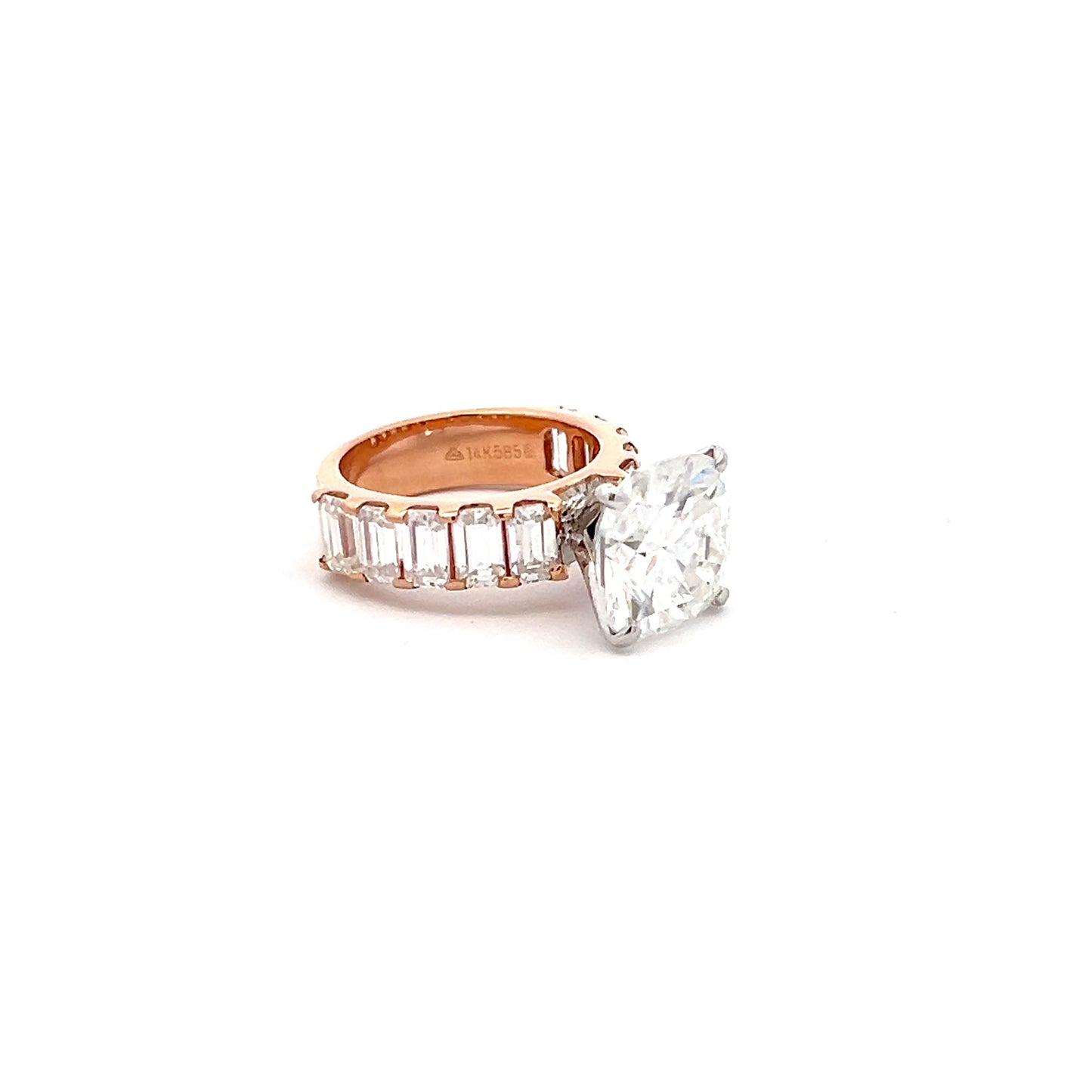 Anillo con solitario real de talla cojín de 7,22 ct en oro rosado de 14 k con moissanita cultivada en laboratorio Diamos 