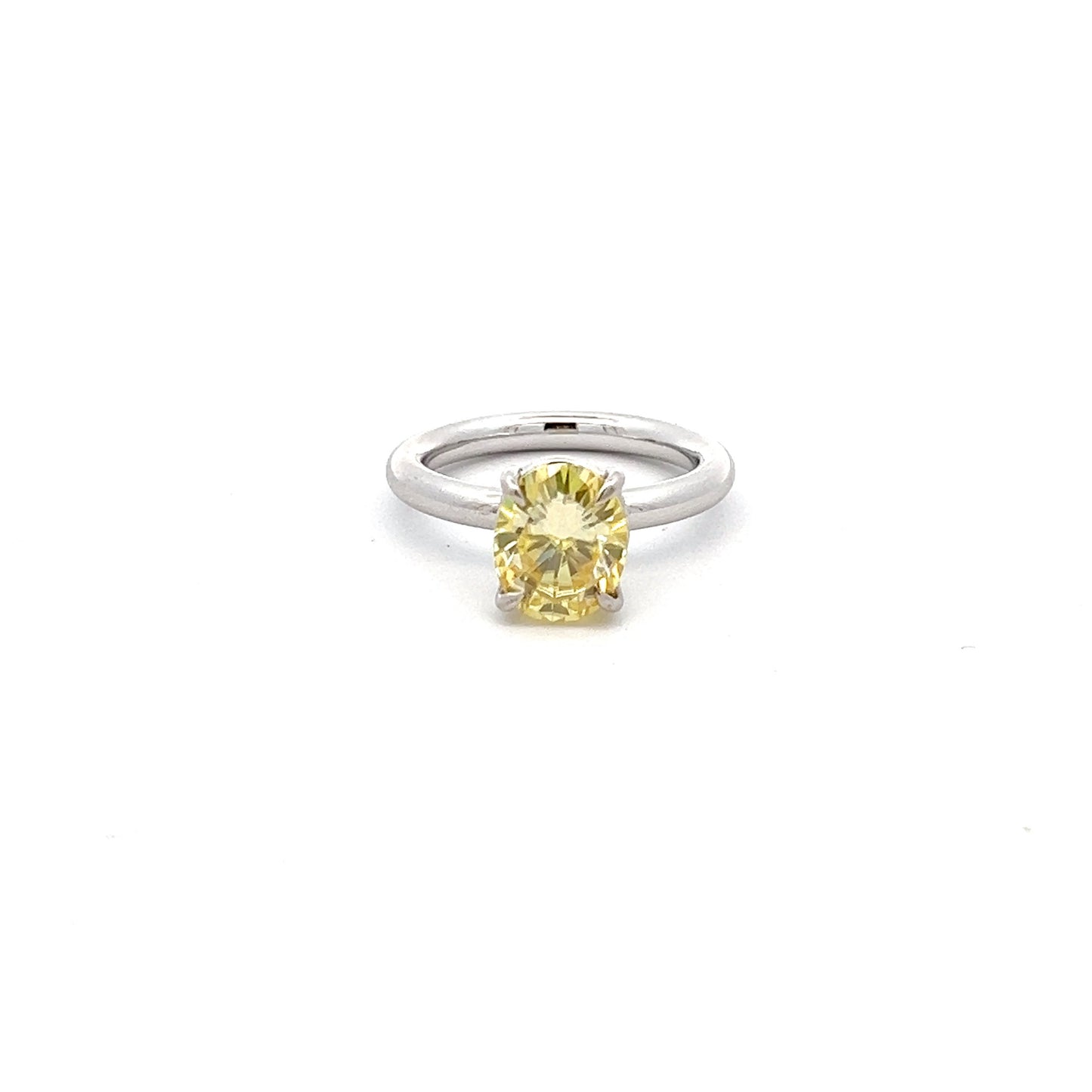 Exquisito anillo Grace de forma ovalada de 3 quilates en oro blanco de 14 k con moissanita cultivada en laboratorio Diamos