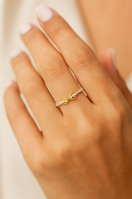 lab diamond infinity design ring in finger 