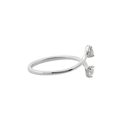lab grown Heart-shaped ring on hand r51side